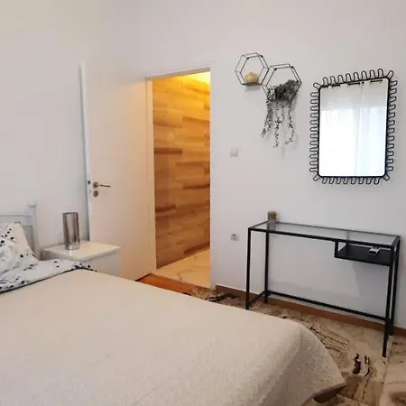 Calm & Cozy Corner Apartment Athens