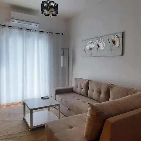 Calm & Cozy Corner Apartment