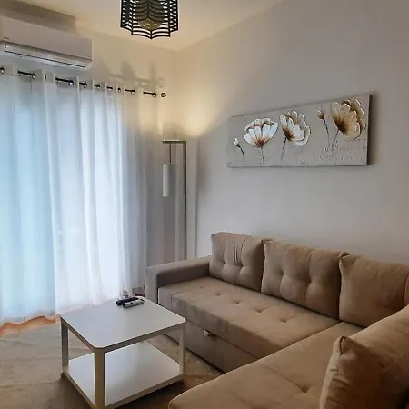 Calm & Cozy Corner Apartment